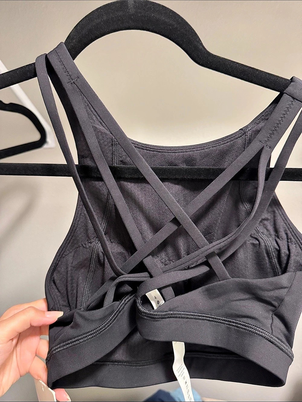 Lululemon Free To Be Serene Bra High Neck High Neck Strappy Bra in Black Size 4